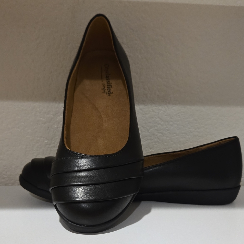 NEW Cityclassified Black Layered Toe Ballet Flats